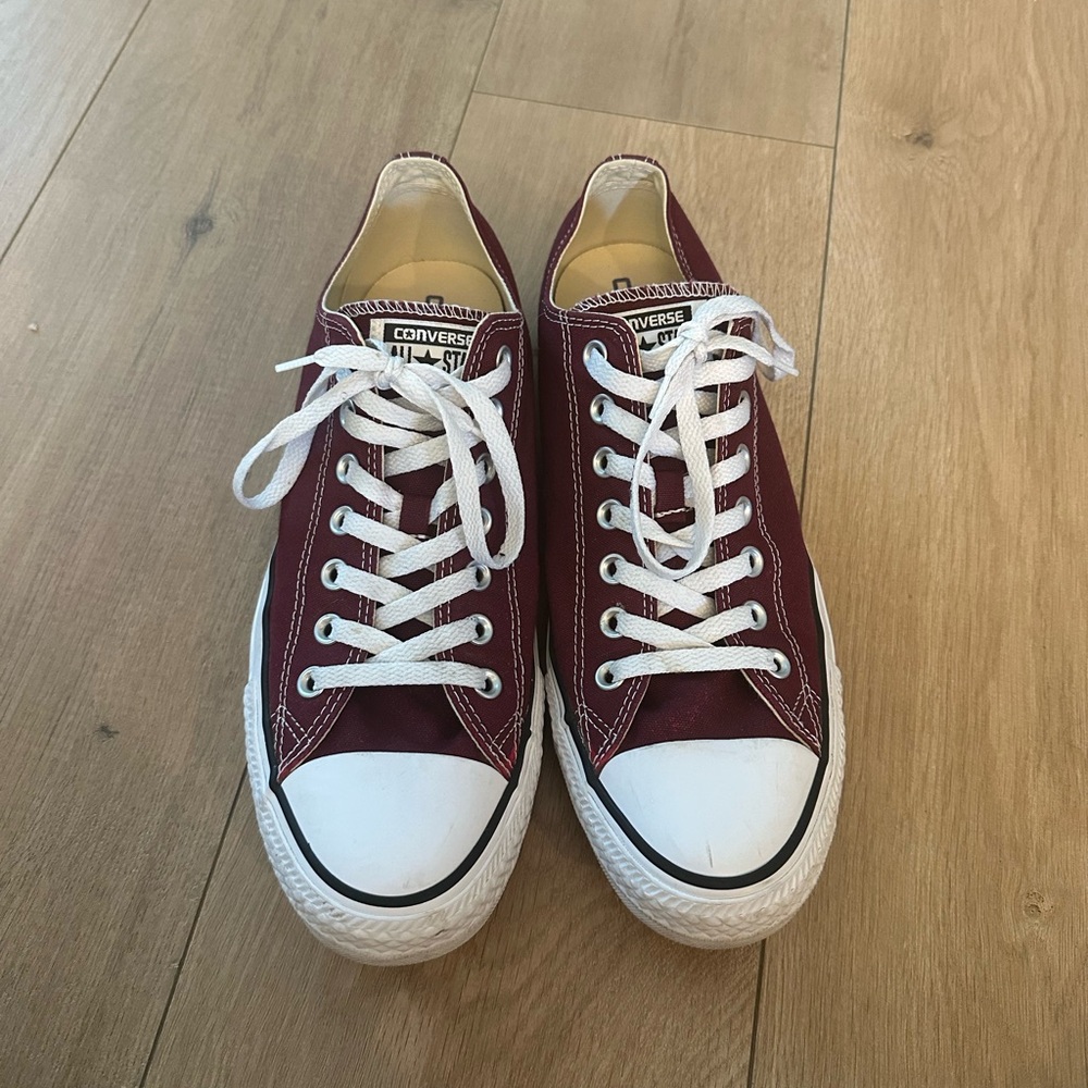 Men’s converse,  Maroon